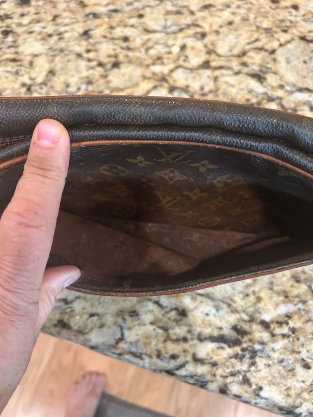 Louis Vuitton mono clutch with coa - Picture 9 of 12